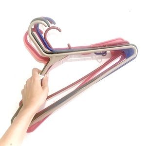 All Black & Multicolor Hangers